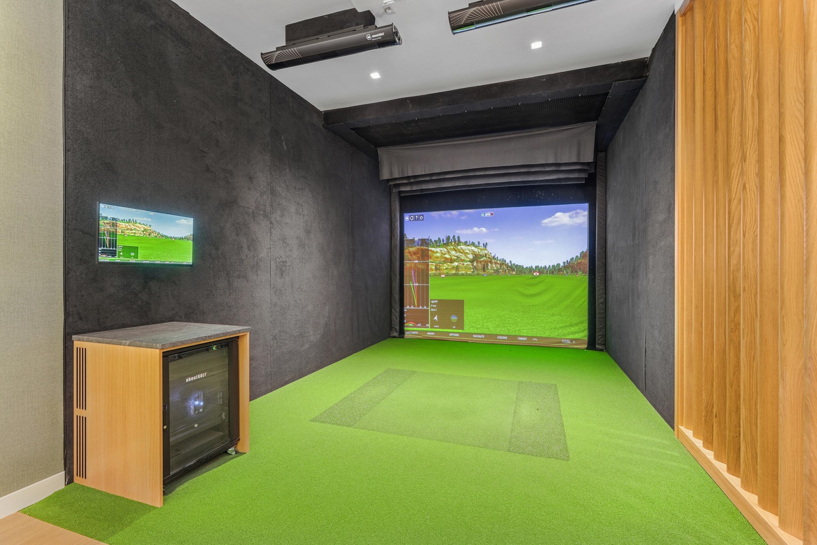 Golf simulator